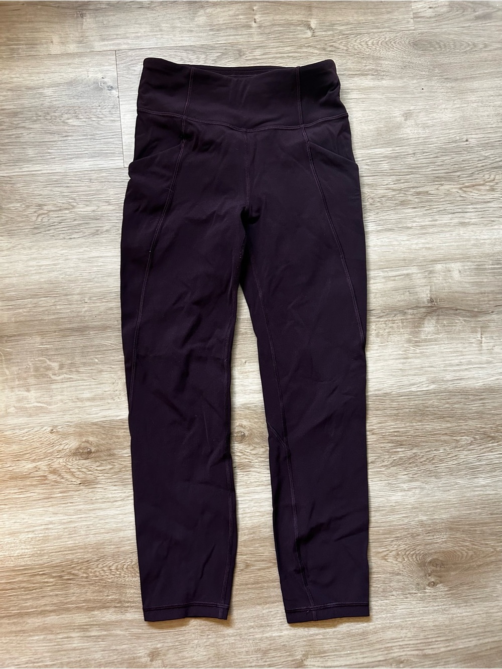 Lululemon maroon crop leggings